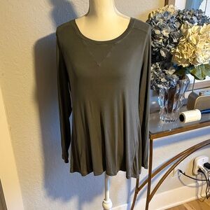 Cabi grey trapeze tunic top with long sleeves size large.